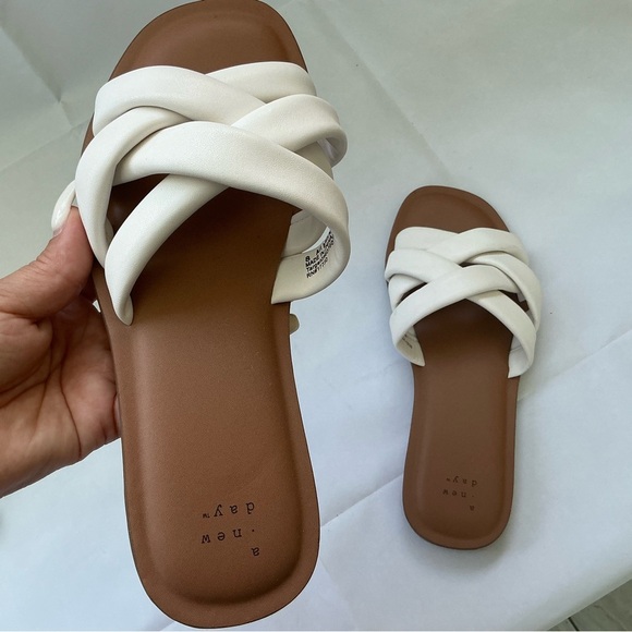 Women's White / Brown Slide Summer Beach Vacation Sandals Size 8 - Picture 1 of 7